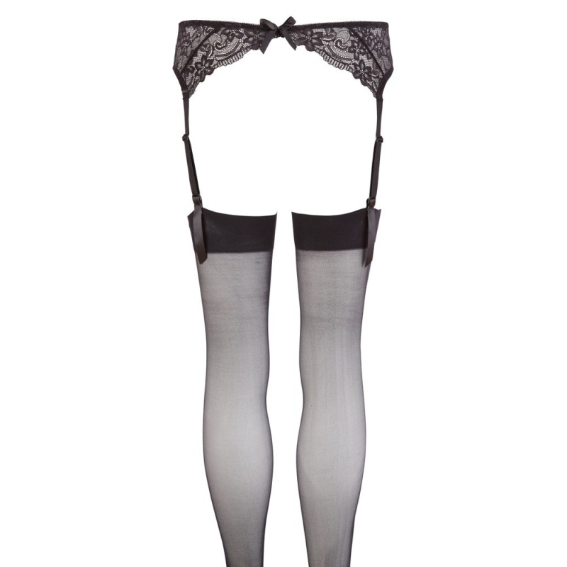 Strapsgurt und Strümpfe – NO:XQSE
